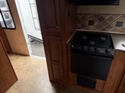 
										2012 Jayco Eagle Triple Slide Rear Living, All Season Power Jacks full									