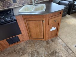 
										2012 Jayco Eagle Triple Slide Rear Living, All Season Power Jacks full									