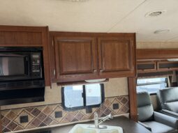 
										2012 Jayco Eagle Triple Slide Rear Living, All Season Power Jacks full									