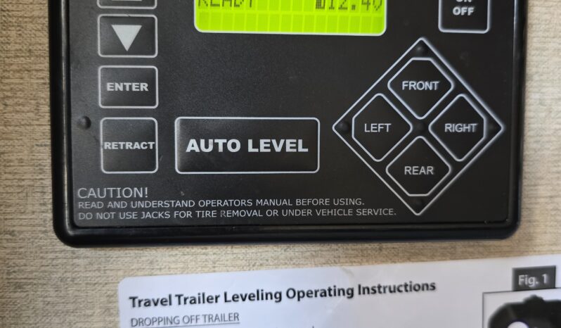 
								2018 AEROLITE LUXURY CLASS 242BHSL *PWR BUNKS, AUTO LEVELING, SLIDEOUT full									