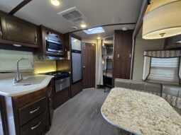 
										2018 AEROLITE LUXURY CLASS 242BHSL *PWR BUNKS, AUTO LEVELING, SLIDEOUT full									