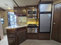 
										2018 AEROLITE LUXURY CLASS 242BHSL *PWR BUNKS, AUTO LEVELING, SLIDEOUT full									