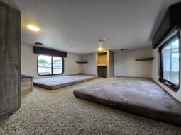 
										2022 Forest River ARCTIC WOLF 3990 SUITE full									