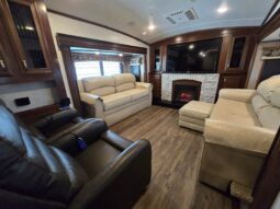 
										2017 Jayco PINNACLE 38FLSA full									