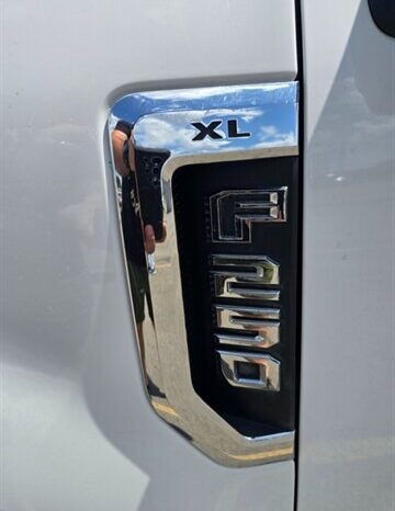 
								2017 Ford F-250 Super Duty XL full									