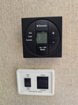 
										2017 Dutchmen RUBICON RB2100 full									