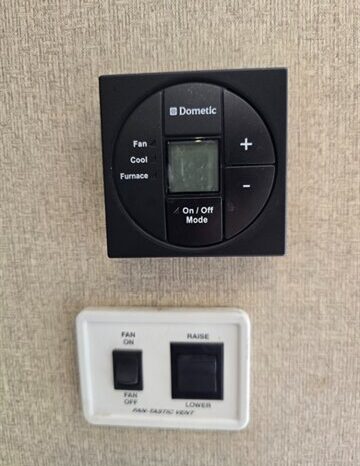 
								2017 Dutchmen RUBICON RB2100 full									