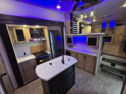 
										2022 Forest River ARCTIC WOLF 3990 SUITE full									