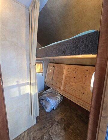 
								2011 Jayco JAYFEATHER X213 full									