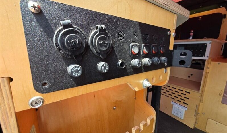 
								2021 TAXA MANTIS OVERLAND full									