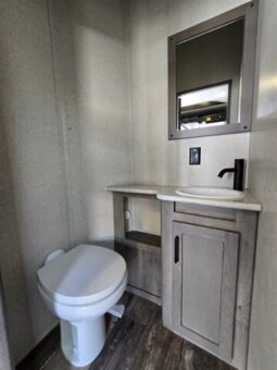 
										2021 Keystone RAPTOR 429 full									
