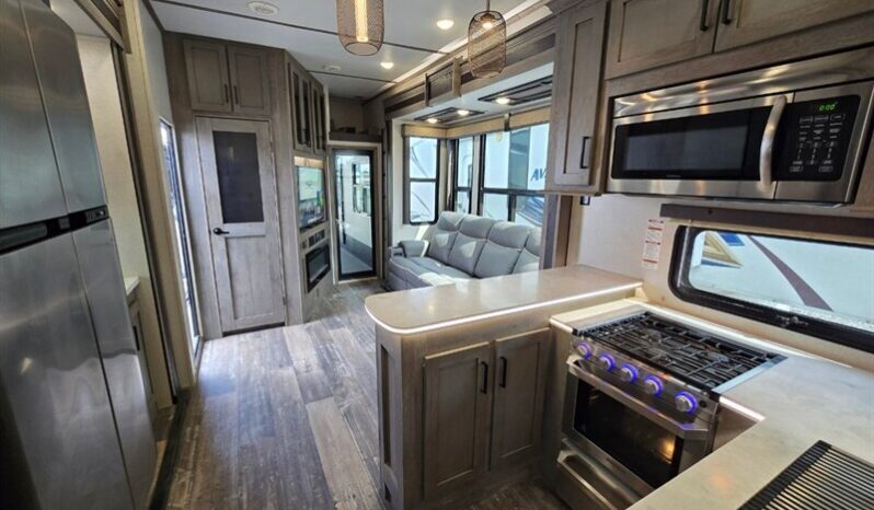 
								2021 Keystone RAPTOR 429 full									
