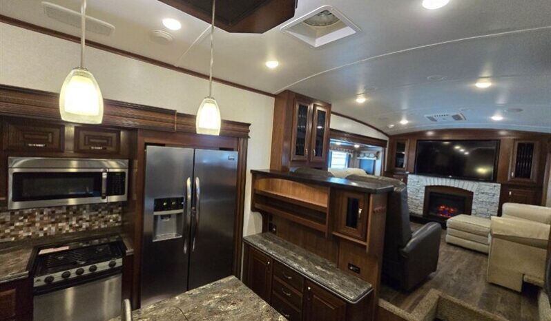 
								2017 Jayco PINNACLE 38FLSA full									