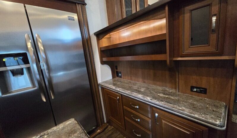 
								2017 Jayco PINNACLE 38FLSA full									