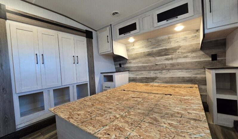 
								2022 Heartland MILESTONE 377MB full									