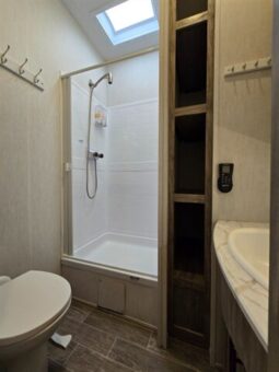 
										2022 Forest River ARCTIC WOLF 3990 SUITE full									