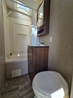 
										2017 Dutchmen RUBICON RB2100 full									