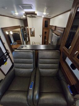 
										2017 Jayco PINNACLE 38FLSA full									