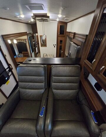 
								2017 Jayco PINNACLE 38FLSA full									