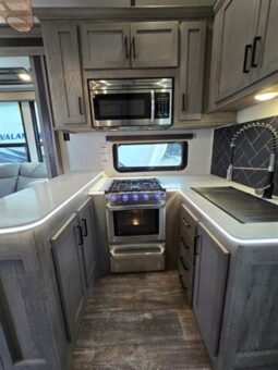 
										2021 Keystone RAPTOR 429 full									