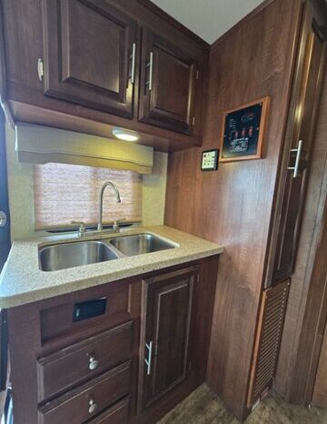 
								2017 GEORGETOWN GT3 31B3 full									