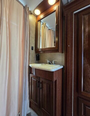 
								2015 Forest River Solera 24S full									