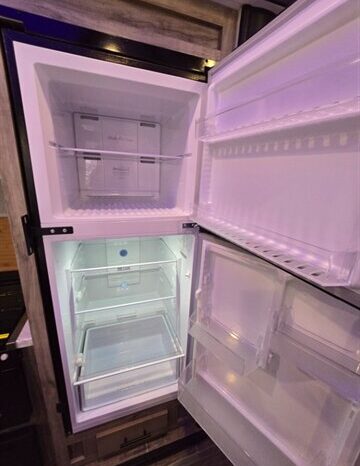 
								2022 Forest River ARCTIC WOLF 3990 SUITE full									