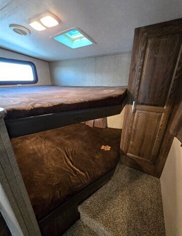 
								2017 Keystone COUGAR 284RDBWE full									