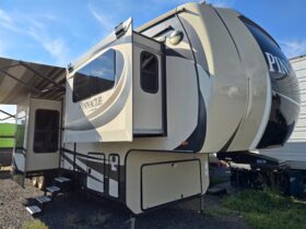 2017 Jayco PINNACLE 38FLSA