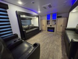 
										2022 Forest River ARCTIC WOLF 3990 SUITE full									