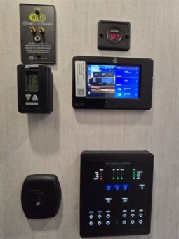 
										2022 Forest River ARCTIC WOLF 3990 SUITE full									