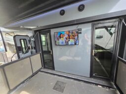 
										2021 Keystone RAPTOR 429 full									