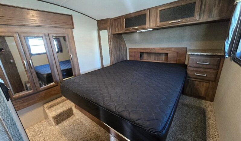 
								2017 Keystone COUGAR 284RDBWE full									