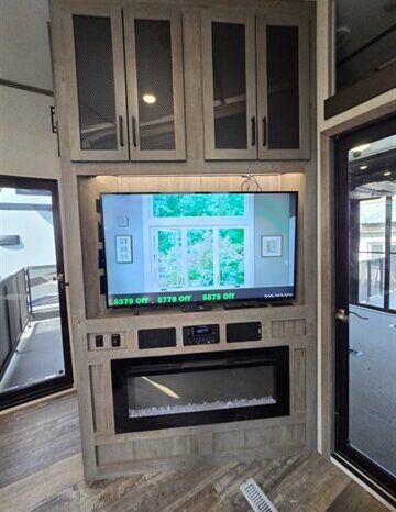 
								2021 Keystone RAPTOR 429 full									
