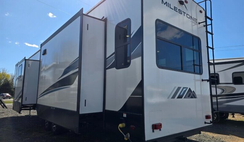 
								2022 Heartland MILESTONE 377MB full									