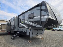 
										2021 Keystone RAPTOR 429 full									