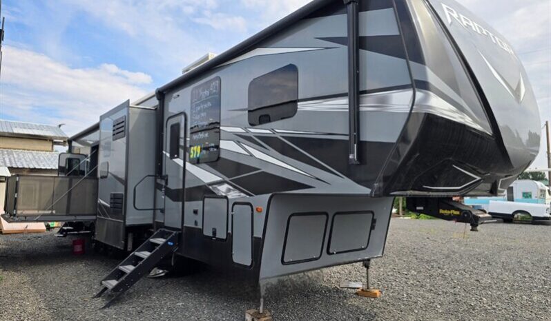 
								2021 Keystone RAPTOR 429 full									