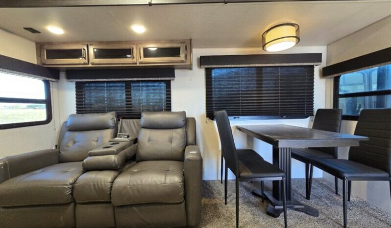 
								2021 VENTURE SPORTTREK 302VRB full									