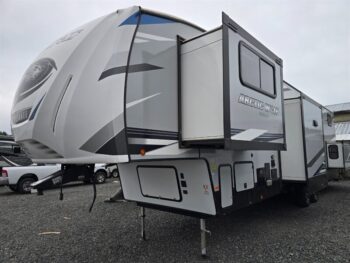 2022 Forest River ARCTIC WOLF 3990 SUITE