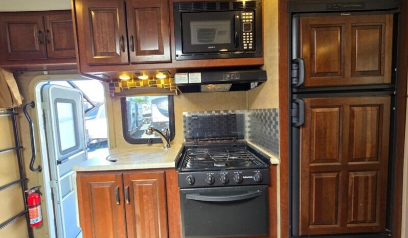 
								2015 Forest River Solera 24S full									