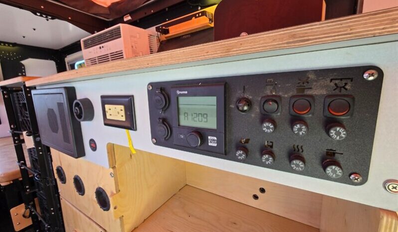 
								2021 TAXA MANTIS OVERLAND full									