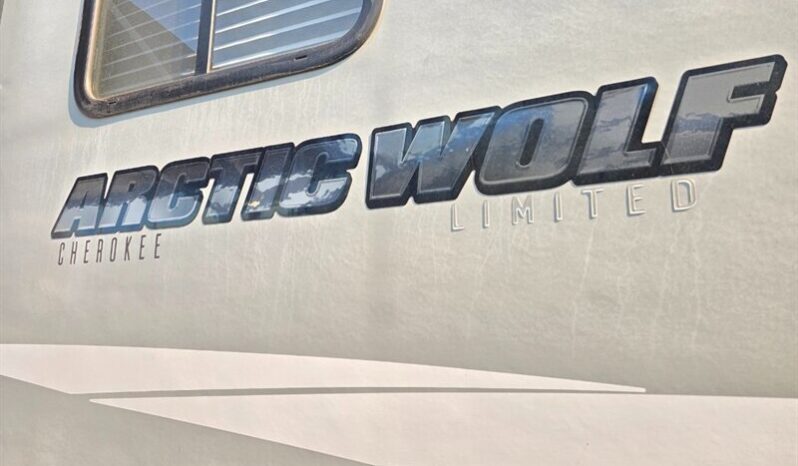 
								2021 Forest River Cherokee Arctic Wolf 271RK full									