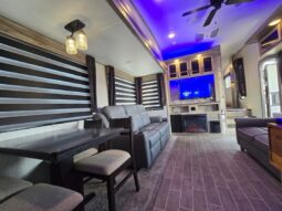 
										2021 Forest River Cherokee Arctic Wolf 271RK full									