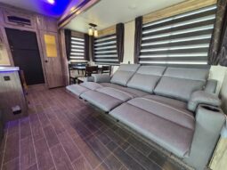 
										2021 Forest River Cherokee Arctic Wolf 271RK full									