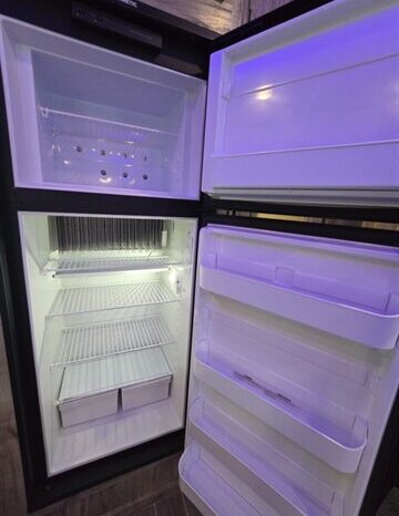 
								2021 Forest River Cherokee Arctic Wolf 271RK full									