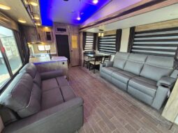 
										2021 Forest River Cherokee Arctic Wolf 271RK full									