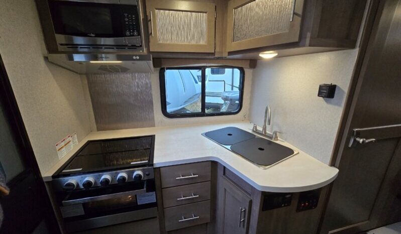 
								2023 ADVENTURER 86FB full									