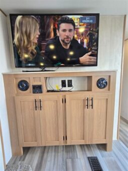 
										2022 Prime Time AVENGER 27RKS full									