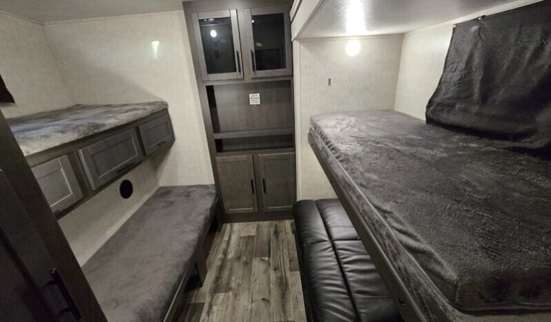 
								2022 CROSSROADS CRUISER AIRE 32BH full									