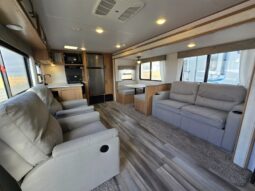 
										2022 Prime Time AVENGER 27RKS full									